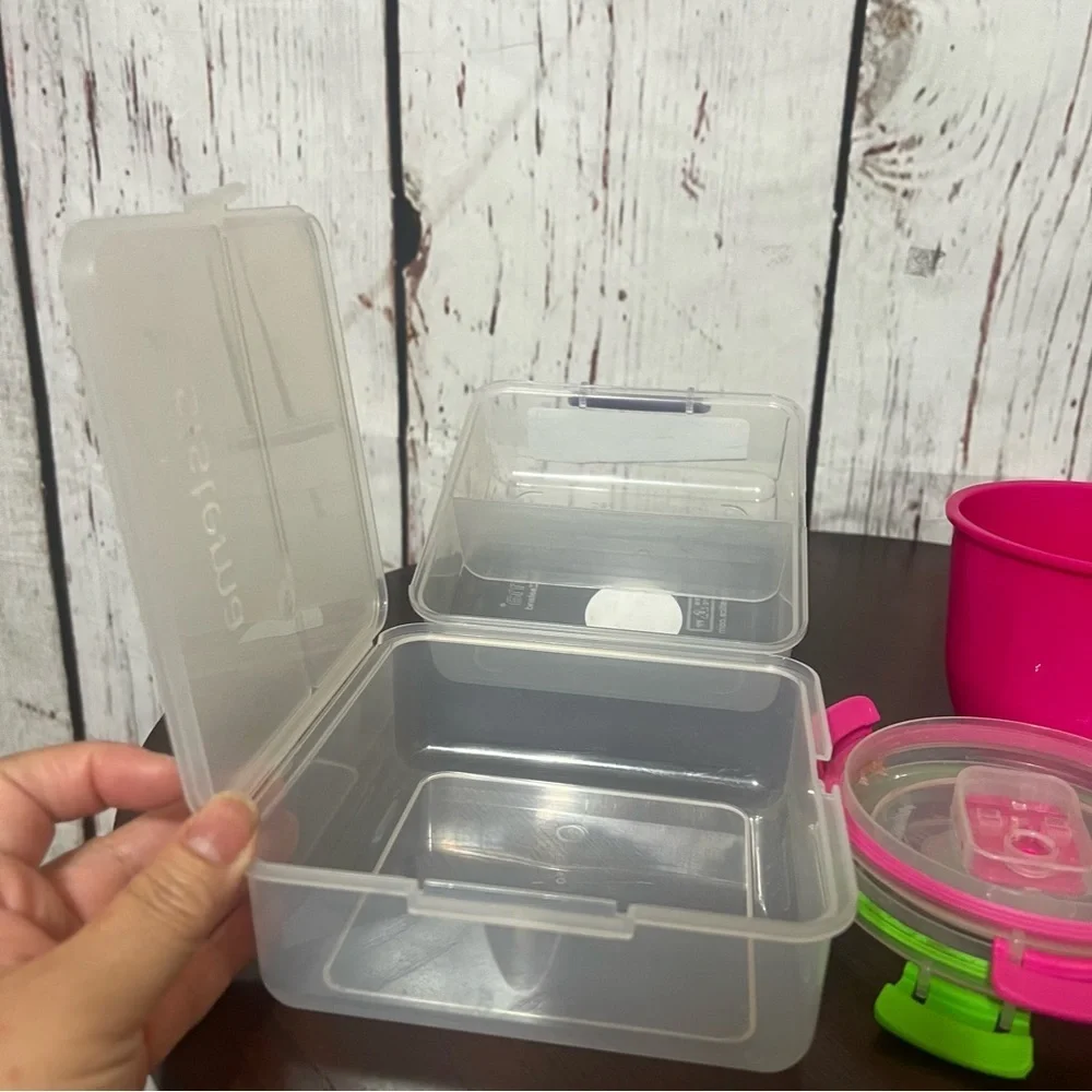 Sistema Food Storage containers. 2 soup 19 oz cups and 1 lunch cube